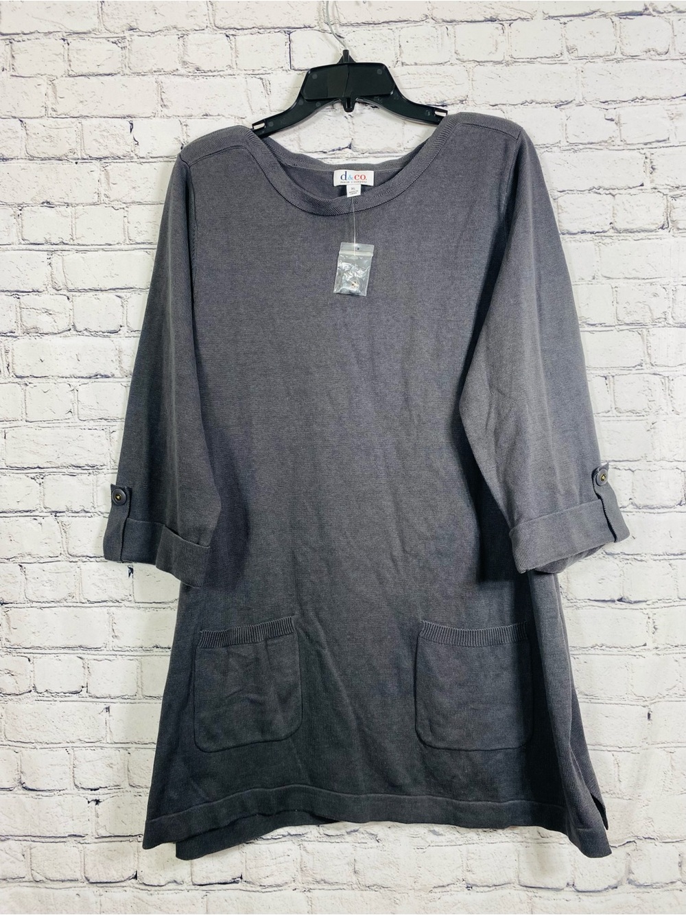 d&co Denim &‎ Company Gray Tunic Sweater XL Roll Tab Sleeve V Neck Pockets